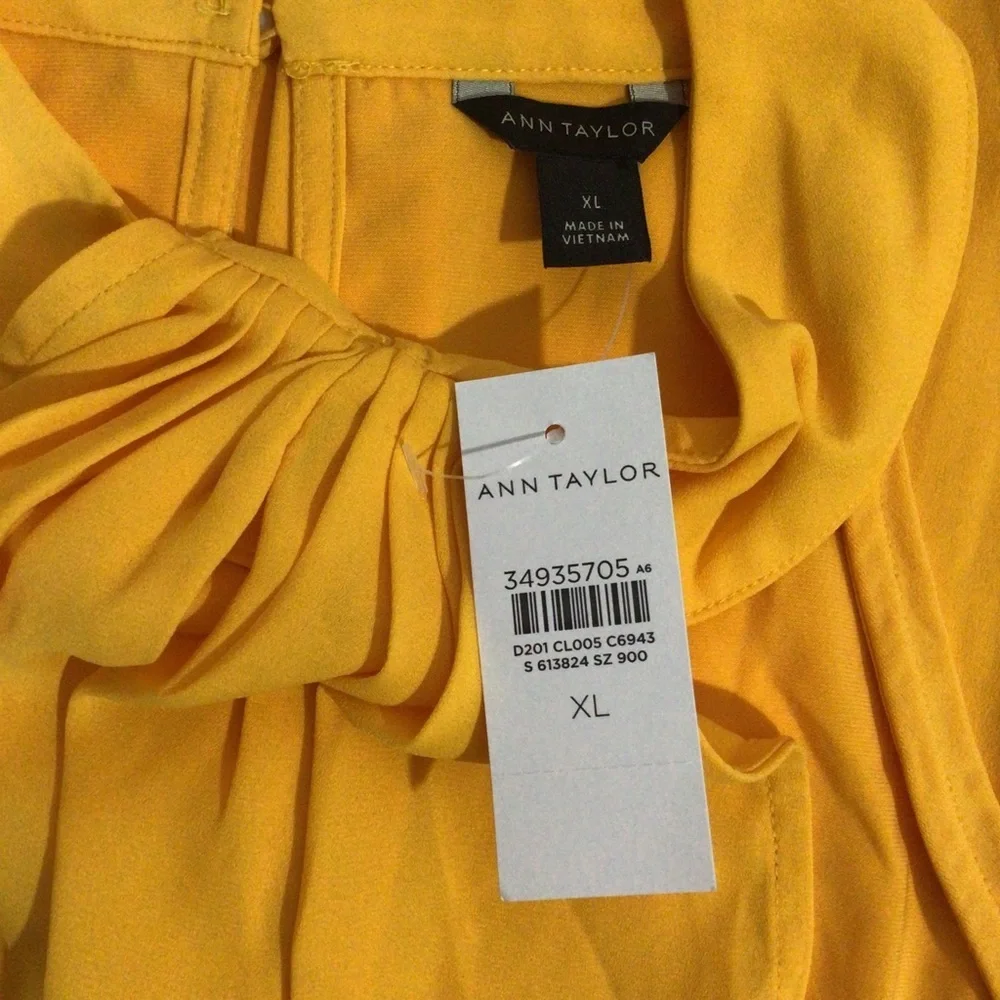 Ann Taylor Yellow Gold Pleated Halter Top - Size XL - Picture 7 of 8